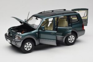Mitsubishi Pajero V73 Grün YC Model 1:18 241218040101010215 Metall — Bild 2 von 8