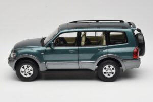Mitsubishi Pajero V73 Grün YC Model 1:18 241218040101010215 Metall — Bild 4 von 8