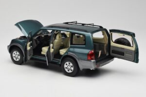 Mitsubishi Pajero V73 Grün YC Model 1:18 241218040101010215 Metall — Bild 5 von 8