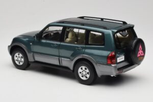 Mitsubishi Pajero V73 Grün YC Model 1:18 241218040101010215 Metall — Bild 7 von 8