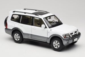 Mitsubishi Pajero V73 Weiß YC Model 1:18 241218040103010206 Metall — Bild 6 von 8