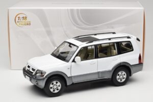 Mitsubishi Pajero V73 Weiß YC Model 1:18 241218040103010206 Metall — Bild 8 von 8