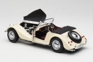 Morgan 4/4 Series II Weiß Kyosho 1:18 08111W Metall — Bild 5 von 8