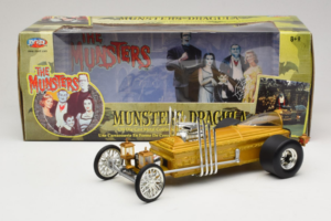 Munsters Dragula Movie Car Joyride 1:18 33266 Metall — Bild 8 von 8