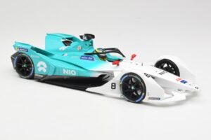 NIO 004 Team NIO #8 T. Dillmann Formula E Season 5 2019 Minichamps 1:18 114180008 Metall — Bild 4 von 6