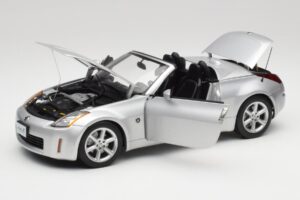 Nissan 350Z Z33 Roadster Diamond Silber AUTOart 1:18 77371 Metall — Bild 2 von 8