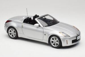 Nissan 350Z Z33 Roadster Diamond Silber AUTOart 1:18 77371 Metall — Bild 6 von 8
