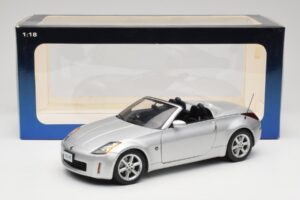 Nissan 350Z Z33 Roadster Diamond Silber AUTOart 1:18 77371 Metall — Bild 8 von 8