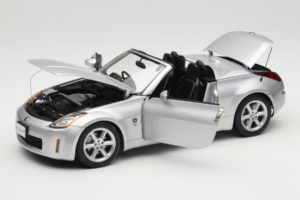 Nissan Fairlady Z Z33 Roadster Diamond Silver AUTOart 1:18 77376 Metall — Bild 2 von 8