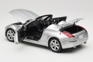 Nissan Fairlady Z Z33 Roadster Diamond Silver AUTOart 1:18 77376 Metall — Bild 5 von 8