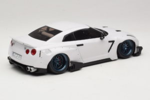 Nissan GT-R R35 Boost Wars 2 Weiß Jp Kraemo 1:18 KRAEMO001 Metall — Bild 3 von 7