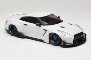 Nissan GT-R R35 Boost Wars 2 Weiß Jp Kraemo 1:18 KRAEMO001 Metall — Bild 5 von 7