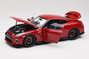 Nissan GT-R R35 Track Edition NISMO Vibrant Red MotorHelix 1:18 M83511 Metall — Bild 2 von 8