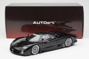 Nissan R390 GT1 #0 24 Hours of Le Mans 1998 AUTOart 1:18 89878 Metall — Bild 8 von 8