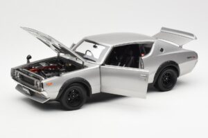 Nissan Skyline 2000 GT-R KPGC110 Silber Kyosho 1:18 08255S Metall — Bild 2 von 8