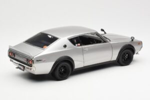 Nissan Skyline 2000 GT-R KPGC110 Silber Kyosho 1:18 08255S Metall — Bild 3 von 8