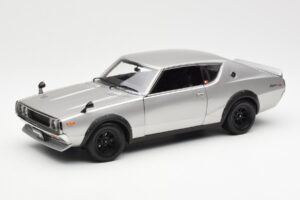 Nissan Skyline 2000 GT-R KPGC110 Silber Kyosho 1:18 08255S Metall