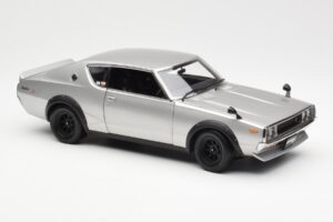 Nissan Skyline 2000 GT-R KPGC110 Silber Kyosho 1:18 08255S Metall — Bild 6 von 8