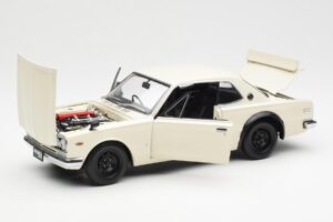 Nissan Skyline 2000 GT-R KPGC110 Weiß Kyosho 1:18 08127W Metall — Bild 2 von 8