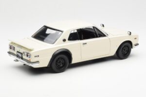 Nissan Skyline 2000 GT-R KPGC110 Weiß Kyosho 1:18 08127W Metall — Bild 3 von 8