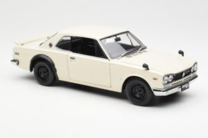 Nissan Skyline 2000 GT-R KPGC110 Weiß Kyosho 1:18 08127W Metall — Bild 6 von 8