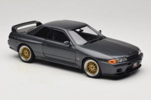 Nissan Skyline GT-R R32 V-Spec II Tuned Gun Grey Metallic AUTOart 1:18 77417 Metall — Bild 6 von 8
