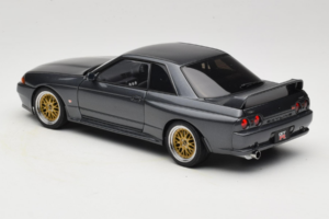 Nissan Skyline GT-R R32 V-Spec II Tuned Gun Grey Metallic AUTOart 1:18 77417 Metall — Bild 7 von 8