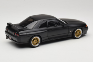 Nissan Skyline GT-R R32 V-Spec II Tuned Version Matt Black AUTOart 1:18 77418 Metall — Bild 3 von 8