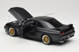 Nissan Skyline GT-R R32 V-Spec II Tuned Version Matt Black AUTOart 1:18 77418 Metall — Bild 5 von 8