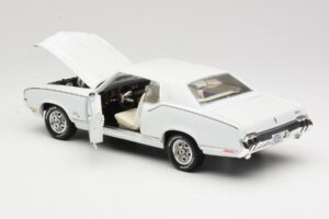 Oldsmobile Cutlass SX Weiß ERTL 1:18 33775 Metall — Bild 5 von 8