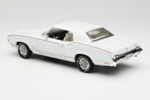 Oldsmobile Cutlass SX Weiß ERTL 1:18 33775 Metall — Bild 7 von 8