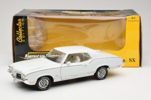 Oldsmobile Cutlass SX Weiß ERTL 1:18 33775 Metall — Bild 8 von 8