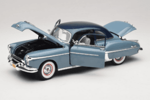 Oldsmobile 88 Blau Grease Auto World 1:18 AWSS103/06 Metall — Bild 2 von 8