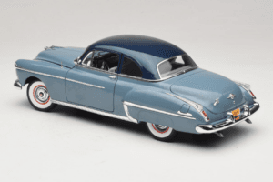 Oldsmobile 88 Blau Grease Auto World 1:18 AWSS103/06 Metall — Bild 7 von 8