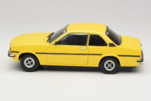 Opel Ascona B SR Gelb Zerkratzte Front Sun Star 1:18 5384 Metall — Bild 5 von 9