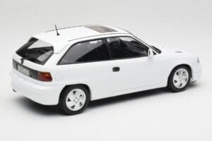 Opel Astra F GSi Blanc Casablanca Norev 1:18 183673 Metall — Bild 2 von 6