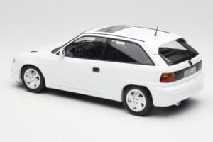 Opel Astra F GSi Blanc Casablanca Norev 1:18 183673 Metall — Bild 5 von 6