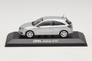 Opel Astra H GTC Silber Minichamps 1:43 ASTRA003 Metall