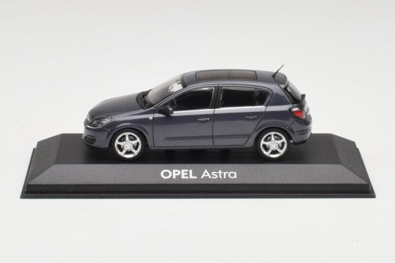 Opel Astra H Dunkelblau Minichamps 1:43 B24910027-A1 Metall