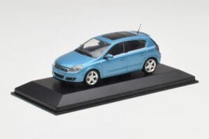 Opel Astra H Hellblau Minichamps 1:43 400043001 Metall — Bild 2 von 4