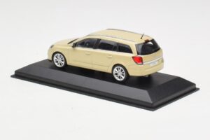 Opel Astra H Kombi Gelb Minichamps 1:43 1799098 Metall — Bild 3 von 4
