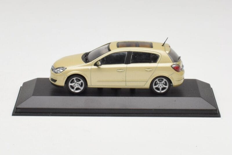 Opel Astra H Gelb Metallic Minichamps 1:43 403043003 Metall