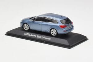 Opel Astra J Sports Tourer Blue Metallic Minichamps 1:43 400049012 Metall — Bild 3 von 4