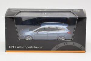 Opel Astra J Sports Tourer Blue Metallic Minichamps 1:43 400049012 Metall — Bild 4 von 4
