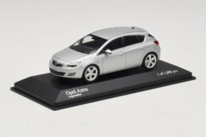 Opel Astra J Silber Minichamps 1:43 400049000 Metall — Bild 2 von 4