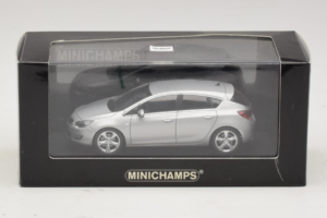 Opel Astra J Silber Minichamps 1:43 400049000 Metall — Bild 4 von 4