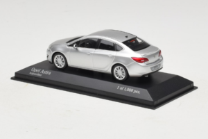 Opel Astra J Silber Minichamps 1:43 410042000 Metall — Bild 3 von 5