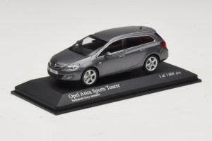 Opel Astra J Sports Tourer Minichamps 1:43 400049014 Metall — Bild 2 von 4
