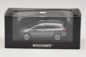 Opel Astra J Sports Tourer Minichamps 1:43 400049014 Metall — Bild 4 von 4