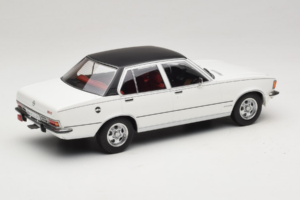 Opel Commodore B Weiß MCG 1:18 MCG18564 Metall — Bild 2 von 6